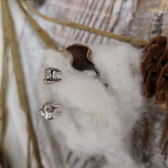 🦷🦷NEW🦷🦷ADORABLE!! 925 Sterling Silver Tooth Earrings with tiny CZ🦷🦷 - Picture 6 of 13